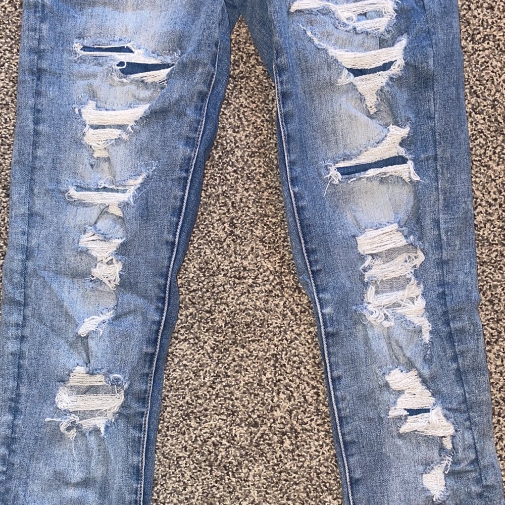Like new distressed hi-rise jeggings - Picture 4 of 9